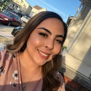 Meet your Posher, Dayana